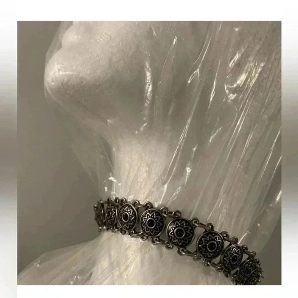 Chocker Necklace​​​​​​​​​​​​​